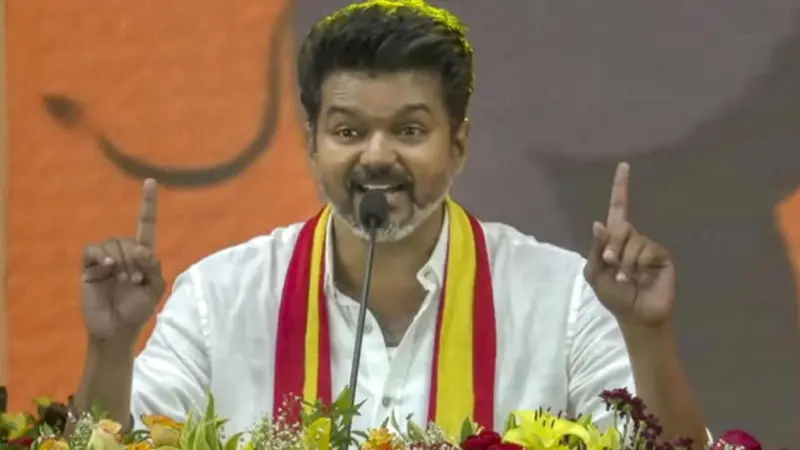 TVK Chief Vijay: టీవీకే విజయ్‌ సంచలన వ్యాఖ్యలు.. కాంగ్రెస్‌ పార్టీ మనతోనే..!