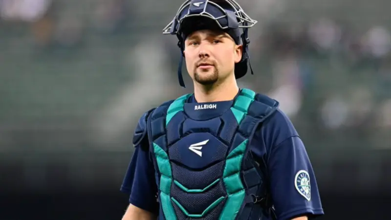 Cal Raleigh Having Longest Hitless Streak in 2026 Sparks WILD Reactions From Fans: "One Season Wonder"