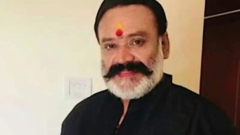 Santosh Nair: మలయాళ ఇండస్ట్రీలో విషాదం.. రోడ్డు ప్రమాదంలో ప్రముఖ నటుడు కన్నుమూత.. అతని మూవీ ఓటీటీ రిలీజ్‌కు ముందే..