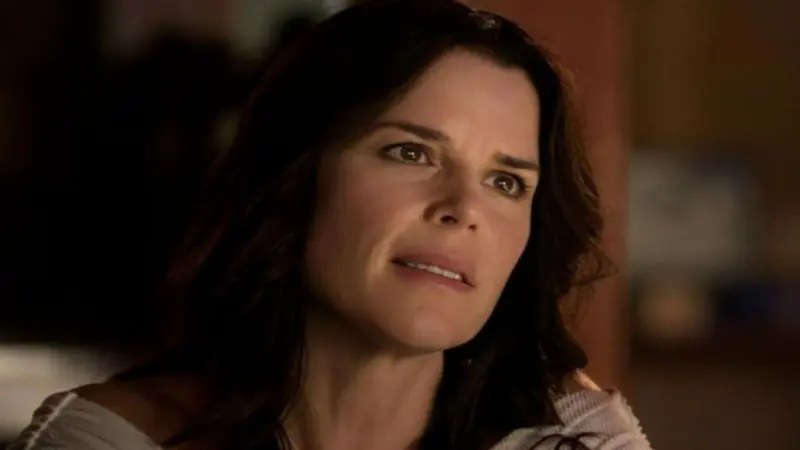 Neve Campbell Talks About Her Character From Party of Five; Says 'She's a Bright Girl'