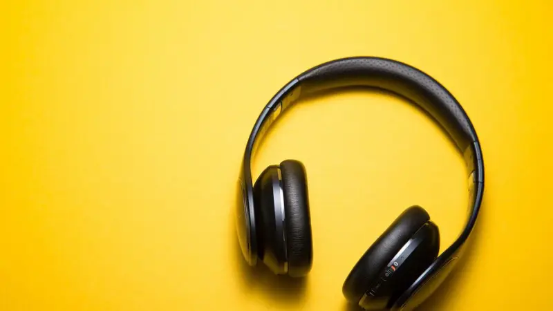 Best headphones under  ₹10,000: Sony, JBL, Sennheiser and more top audio picks in India