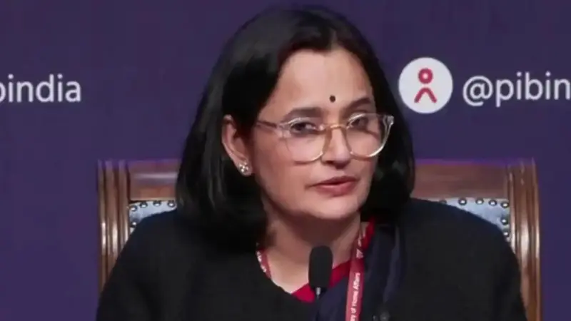 कौन है IAS अनुराधा ठाकुर?, जिन्होंने बजट की कमान संभालकर इतिहास रचा?