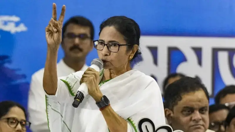అధికారం పోతే పార్టీ క్లోజ్.. మమతకు తప్పని గండం!