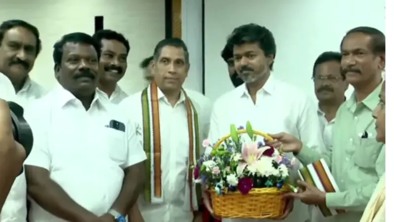 60 ஆண்டுகளுக்கு பிறகு தமிழக அமைச்சரவையில் காங்கிரஸ்? விஜய்யின் முடிவு என்ன?