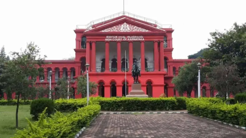 Karnataka HC refuses relief in Bangladeshi Aadhaar cards case