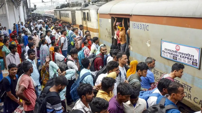 Bihar's migrants come home with questions - and votes