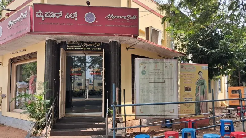 All that glitters is not...: Imitators pull wool over Mysore Silk customers' eyes across stores