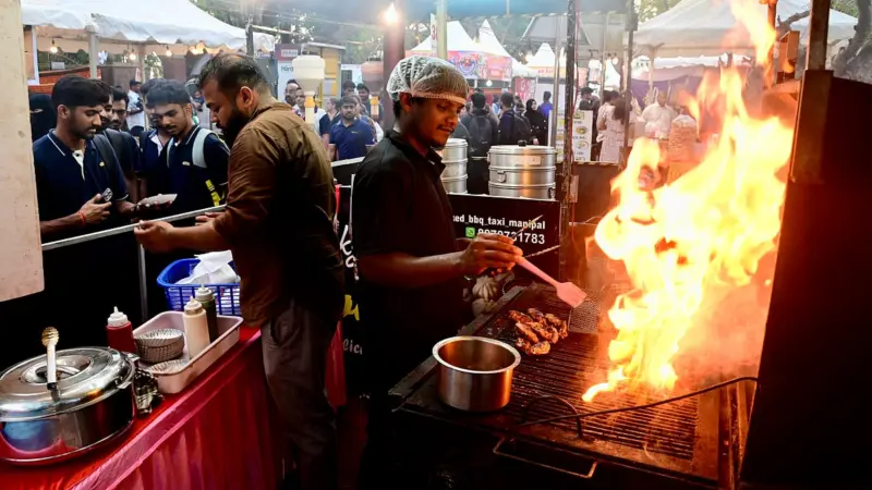 Street vending deregulation: Balancing livelihoods with public health