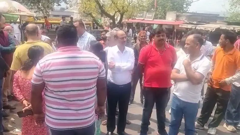नेशनल हाई-वे किनारे दुकानों पर चला पीला पंजा - Divya Himachal