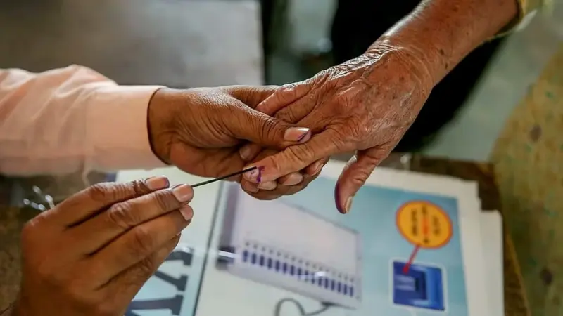 പശ്ചിമ ബംഗാളില് 15 ബൂത്തുകളില് ഇന്ന് റീ പോളിങ്