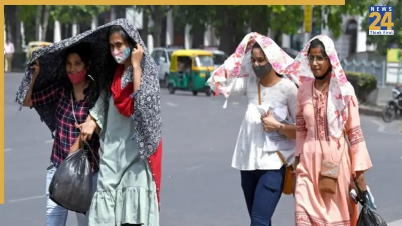 Weather Update: Heatwave alert in Delhi-NCR, Punjab, UP today; temperature to rise to..; IMD predicts rain from April 26 in., Check state-wise weather forecast