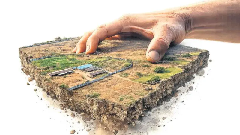 గ్రామ కంఠం భూముల స్వాహాకు యత్నం