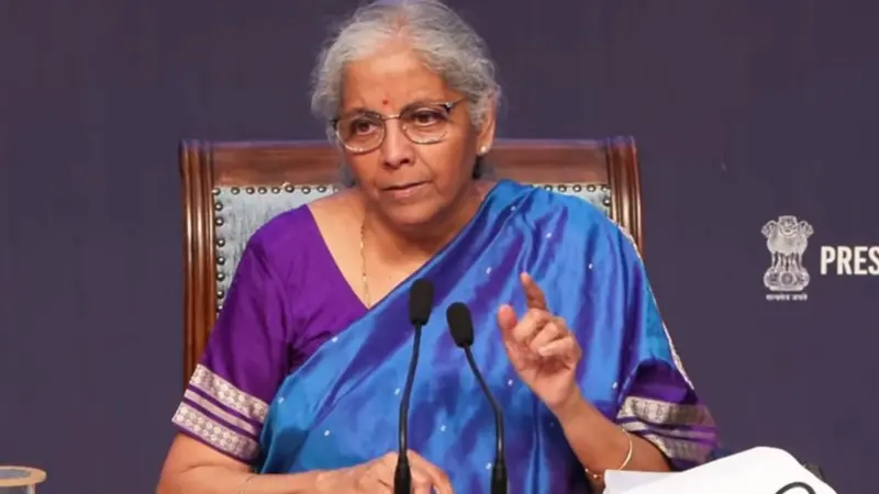 എണ്ണവില കൂടിയത് തിരിച്ചടി, കാലാവസ്ഥയും വില്ലനാകാം, പണപ്പെരുപ്പം രൂക്ഷമായേക്കുമെന്ന് ധനമന്ത്രാലയം