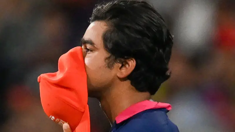 Watch: Emotional Vaibhav Sooryavanshi reduced to tears after Rajasthan's elimination from IPL 2026