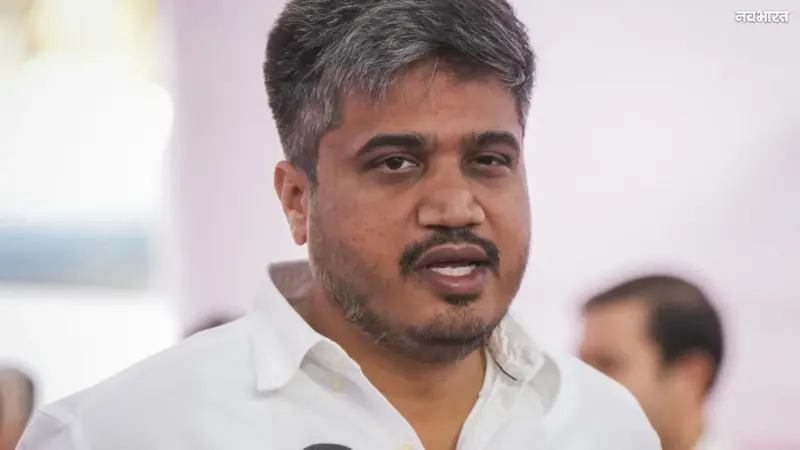बाबा खुद पैदा करें बच्चे रोहित पवार ने धीरेंद्र शास्त्री को दिया करारा जवाब, बताया मनुस्मृति का आधुनिक वर्जन