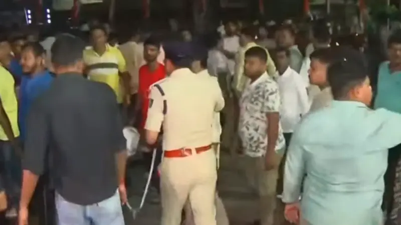 বিরামহীন স্নায়ুর লড়াই! বিধাননগরে স্ট্রংরুমের বাইরে তৃণমূল-বিজেপি সংঘর্ষে উত্তপ্ত পরিস্থিতি