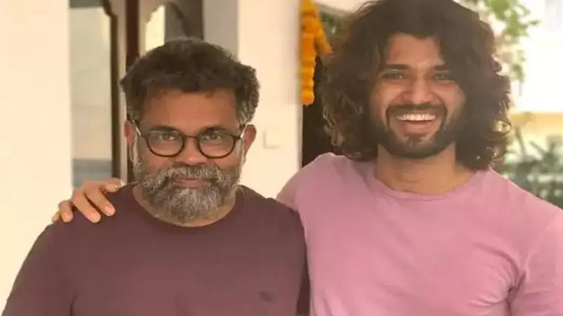 సుకుమార్ - విజయ్ దేవరకొండ కాంబోలో సినిమా మిస్ అవ్వడానికి కారణం ఎవరు...