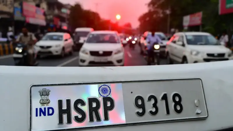 बिहार: 52 लाख वाहन मालिकों को आखिरी मौका! एक महीने में लगवाएं HSRP नंबर प्लेट, वरना कटेगा 10,000 का चालान