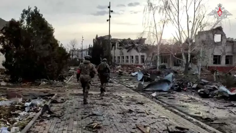 Russian troops battle last Ukrainian forces in Kursk region