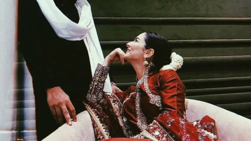 Internet can't stop talking about Hania Aamir's alleged boyfriend