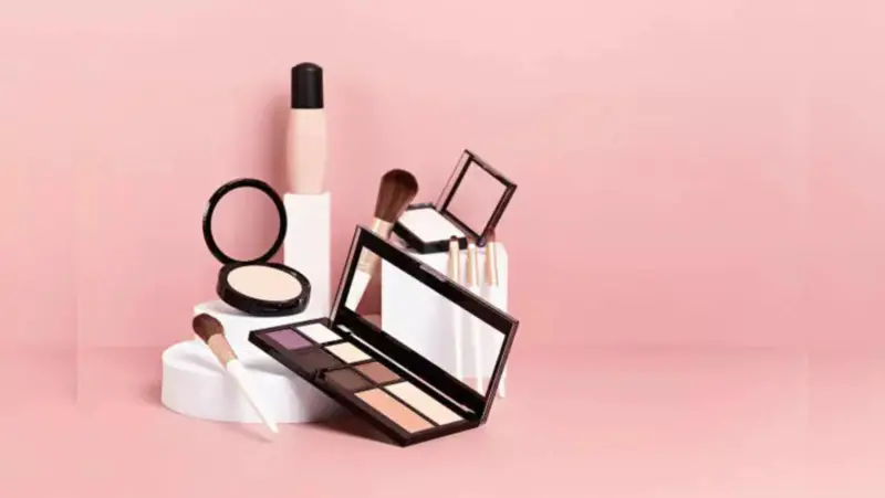 How to Do Natural Everyday Makeup in 10 Minutes