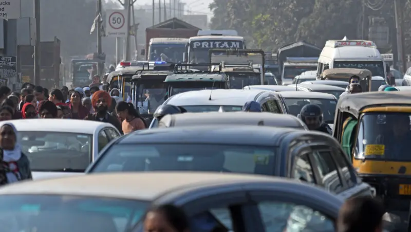 Commuters bear the brunt as anganwadi workers block traffic in Ludhiana