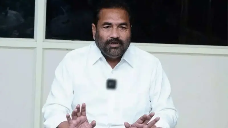 సోగ్గా చొక్కాలు వేసుకుని తిరిగితే పదవులు రావు: కోటంరెడ్డి