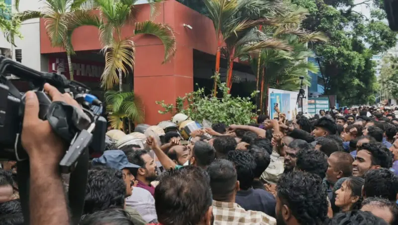 CRPF personnel attacked after raids at Pinarayi Vijayan's house