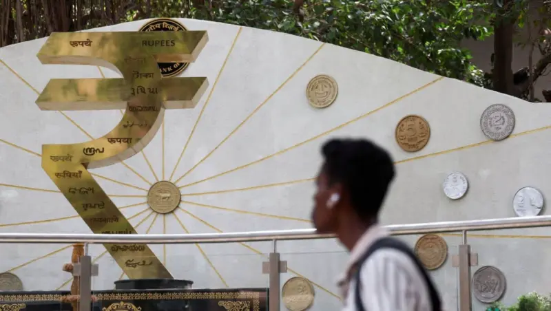 RBI considers rate hike as rupee hits new low