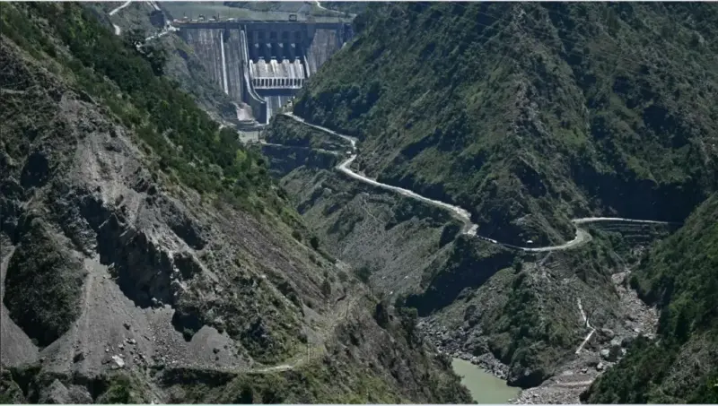 पहलगाम हल्ल्याची अजून किंमत मोजतोय पाकिस्तान