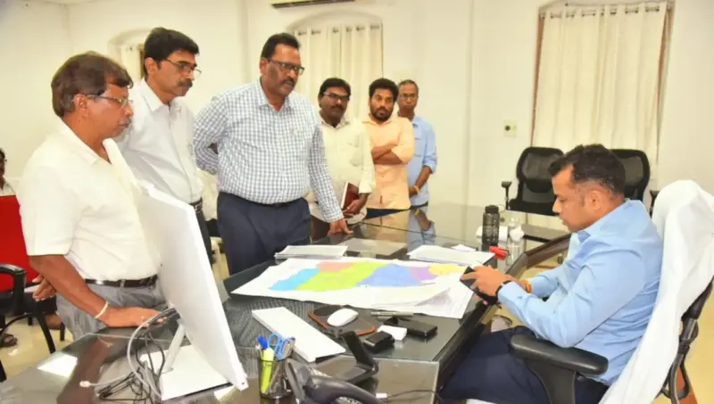 సమర్థవంతంగా జలధార-జలహారతి అమలు చేయాలి: కలెక్టర్ హిమాన్షు శుక్లా