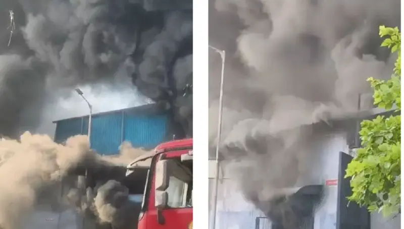 Fire at Plastic Warehouse Near Bapunagar Crossroads in Ahmedabad Brought Under Control; Multiple Fire Tenders Deployed