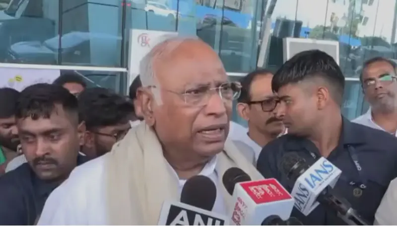 तमिलनाडु और पुडुचेरी में कांग्रेस-डीएमके की जीत तय पीएम मोदी सपने देख रहे हैं खड़गे का हमला