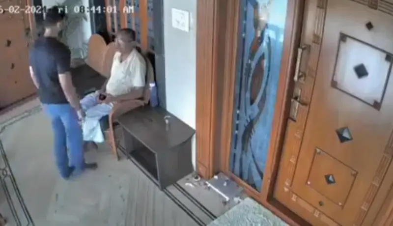 हृदयद्रावक Video! वलिडांना अमानुषपणे केली मारहाण, सोडला जीव.