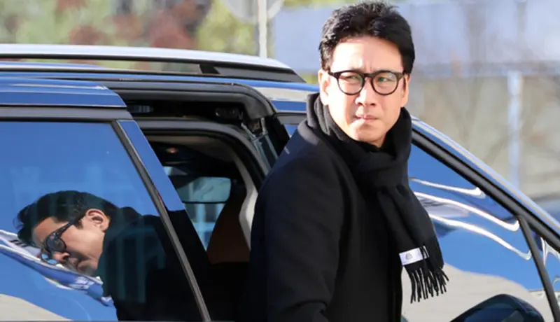 ऑस्कर विनिंग अभिनेत्याचा कारमध्ये सापडला मृतदेह.