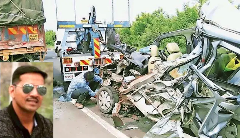 पुणे-बंगळुरू महामार्गावर पोलिसकाकासह तिघांचा जागीच मृत्यू.