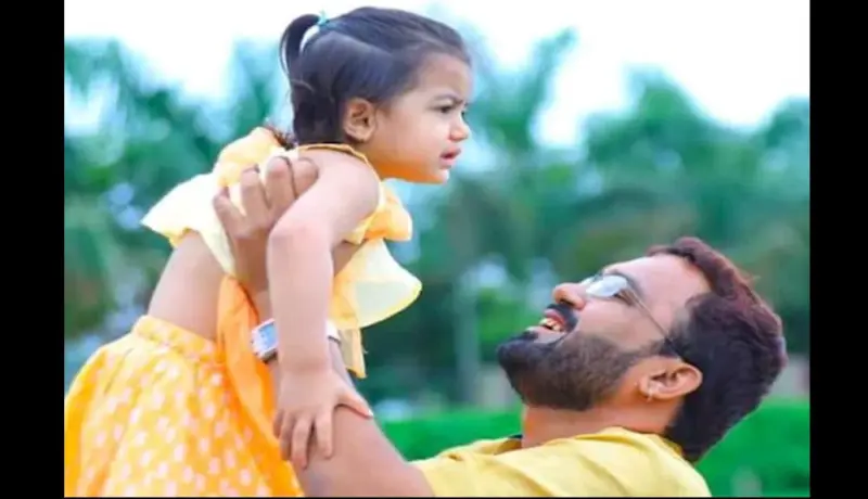 हृदयद्रावक! चिमुकलीला गळफास देऊन बापानी केली आत्महत्या.