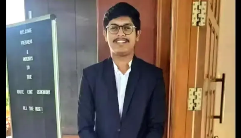 सोलापुरात शिकाऊ डॉक्टरची रेल्वेसमोर उडी, शरीराचे झाले दोन तुकडे.