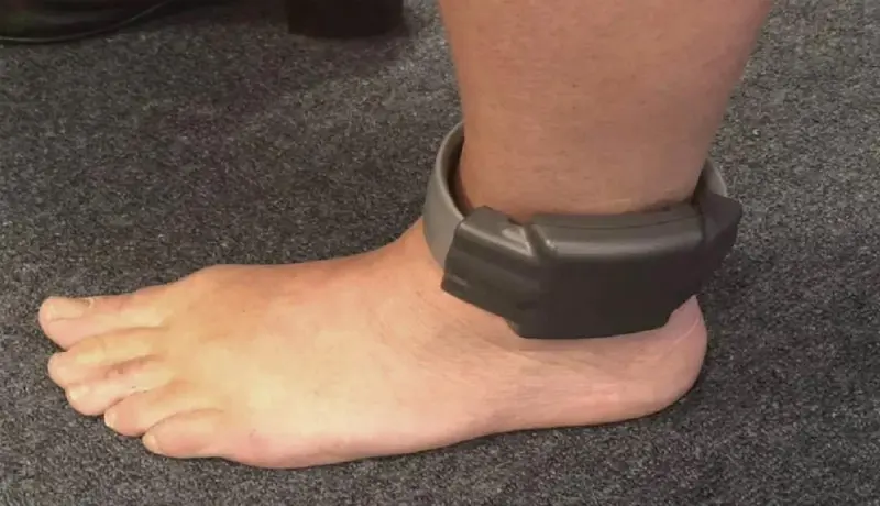 पोलिस झाले हायटेक! आरोपींच्या शरीरावर बसवले जीपीएस; पळाला तरी.