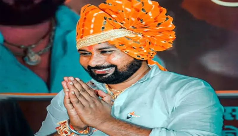 माजी नगरसेवकावर भरदिवसा गोळीबार.