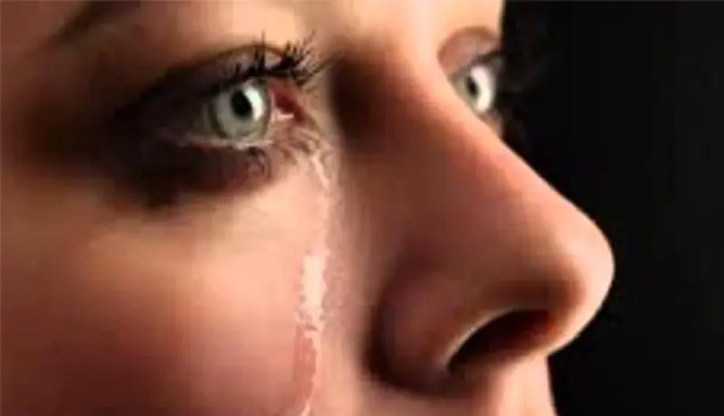 पुणे शहरात एकतर्फी प्रेमातून भररस्त्यात युवतीवर कोयत्याने हल्ल्याचा प्रयत्न.