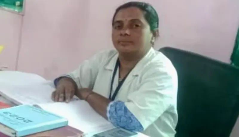 महिलेच्या प्रसुतीसाठी निघालेल्या आरोग्य सेविकेचा अपघाती मृत्यू.