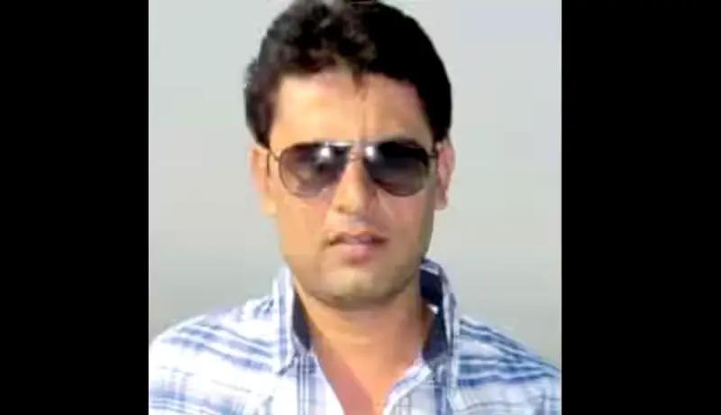 शिक्षक बनवायचा अश्लील व्हिडिओ, पत्नीनेच केला भांडाफोड.