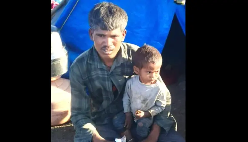 हृदयद्रावक! आई रक्ताच्या थारोळ्यात अन् चिमुकला मृतदेहाला बिलगलेला.