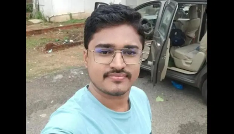 सोलापूर! युवा वकिलाची आत्महत्या; चिठ्ठीत आईवर खळबळजनक आरोप.