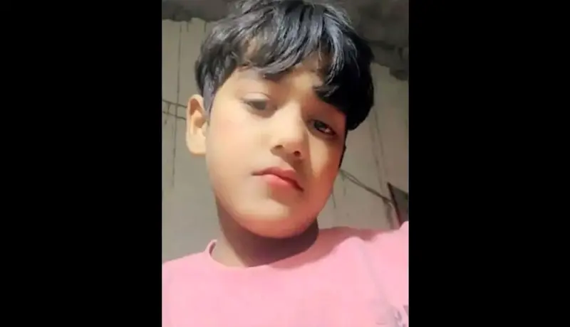 हृदयद्रावक! मुलाने बसमधून काढले बाहेर डोके आणि झाले धडावेगळे.