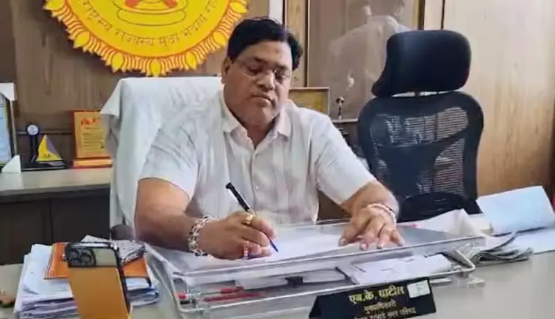 मद्यधुंद अवस्थेत बेदरकारपणे वाहन चालवणे सीईओंना भोवले; निलंबीत.