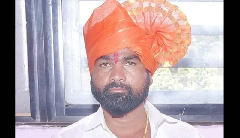 सांगली जिल्ह्यात माजी उपसरपंचाची रस्त्यातच गळा चिरून हत्या.