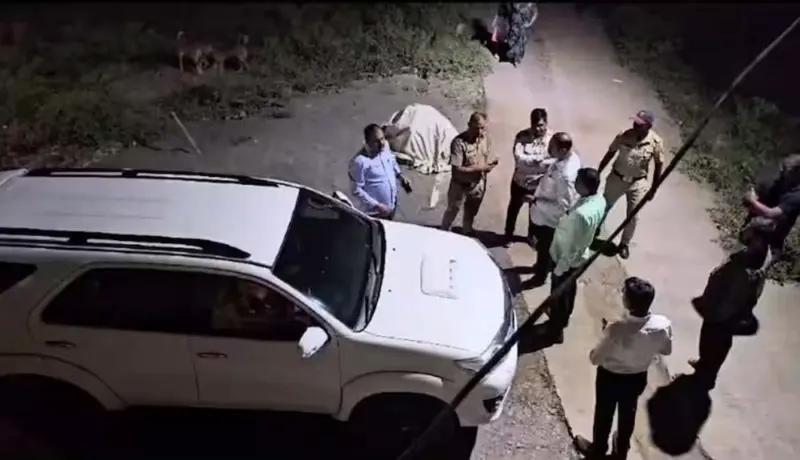 पुणे जिल्ह्यातील मतदारसंघात फॉर्च्युनर गाडीमधील रोकड जप्त.