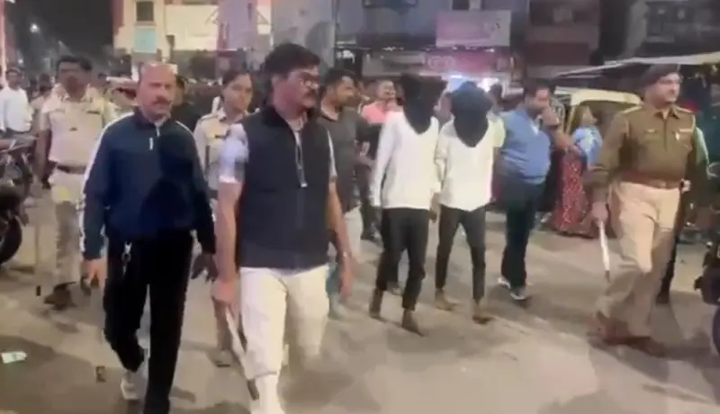 पुणे शहरात गुंडाची रॅली काढणाऱ्यांविरोधात पोलिसांची कारवाई; काढली धिंड.